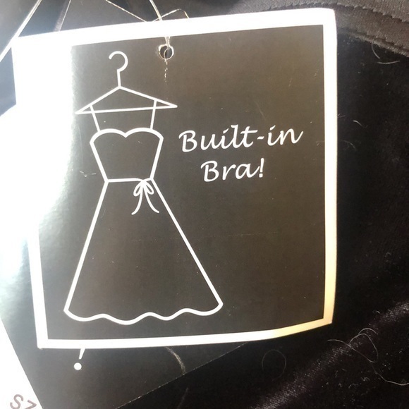 Black velveteen halter zips‎ up the back built in bra NWT made by R&K - Picture 4 of 5